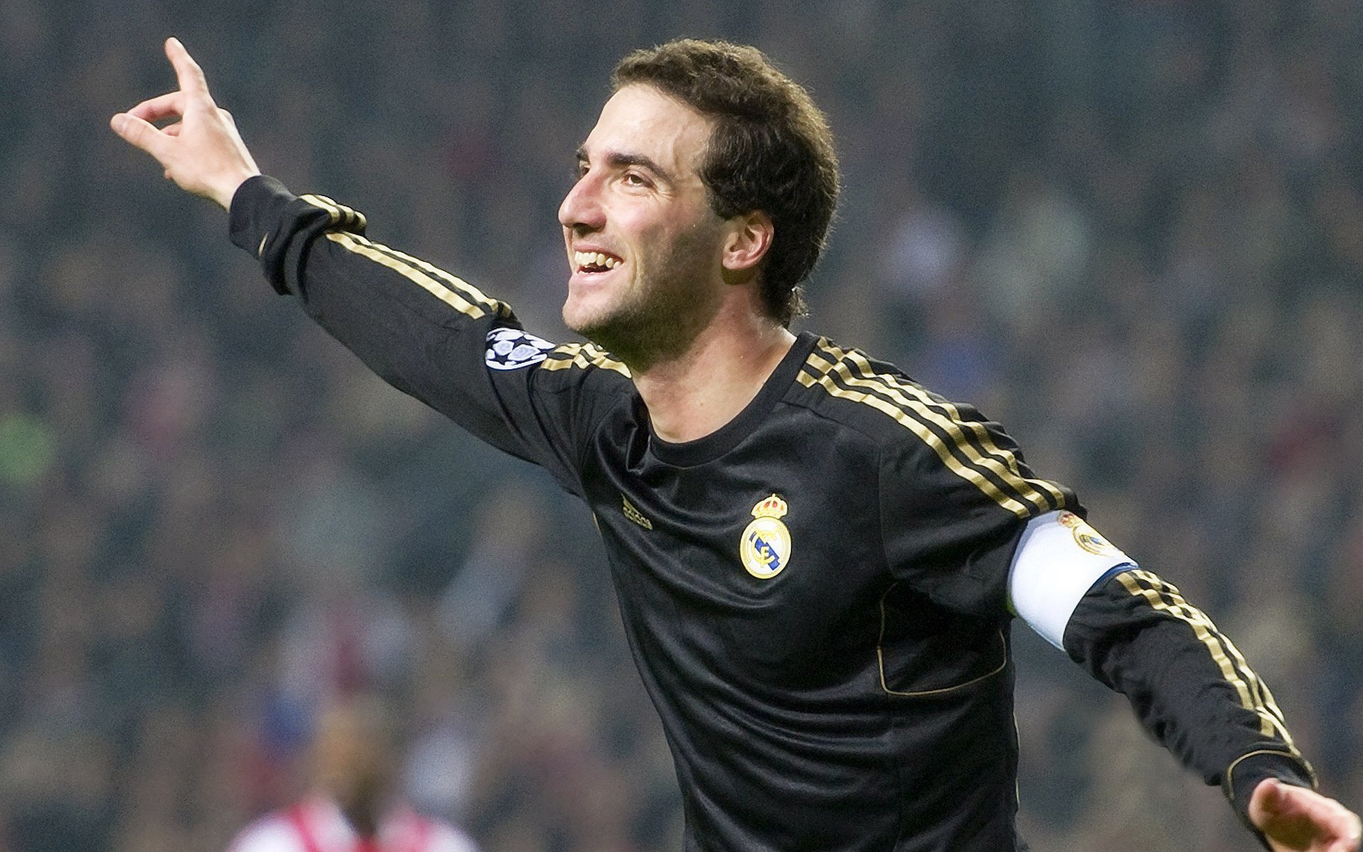 主帅接受专访分享执教理念谈及团队合作与精神建设,执教理念是什么