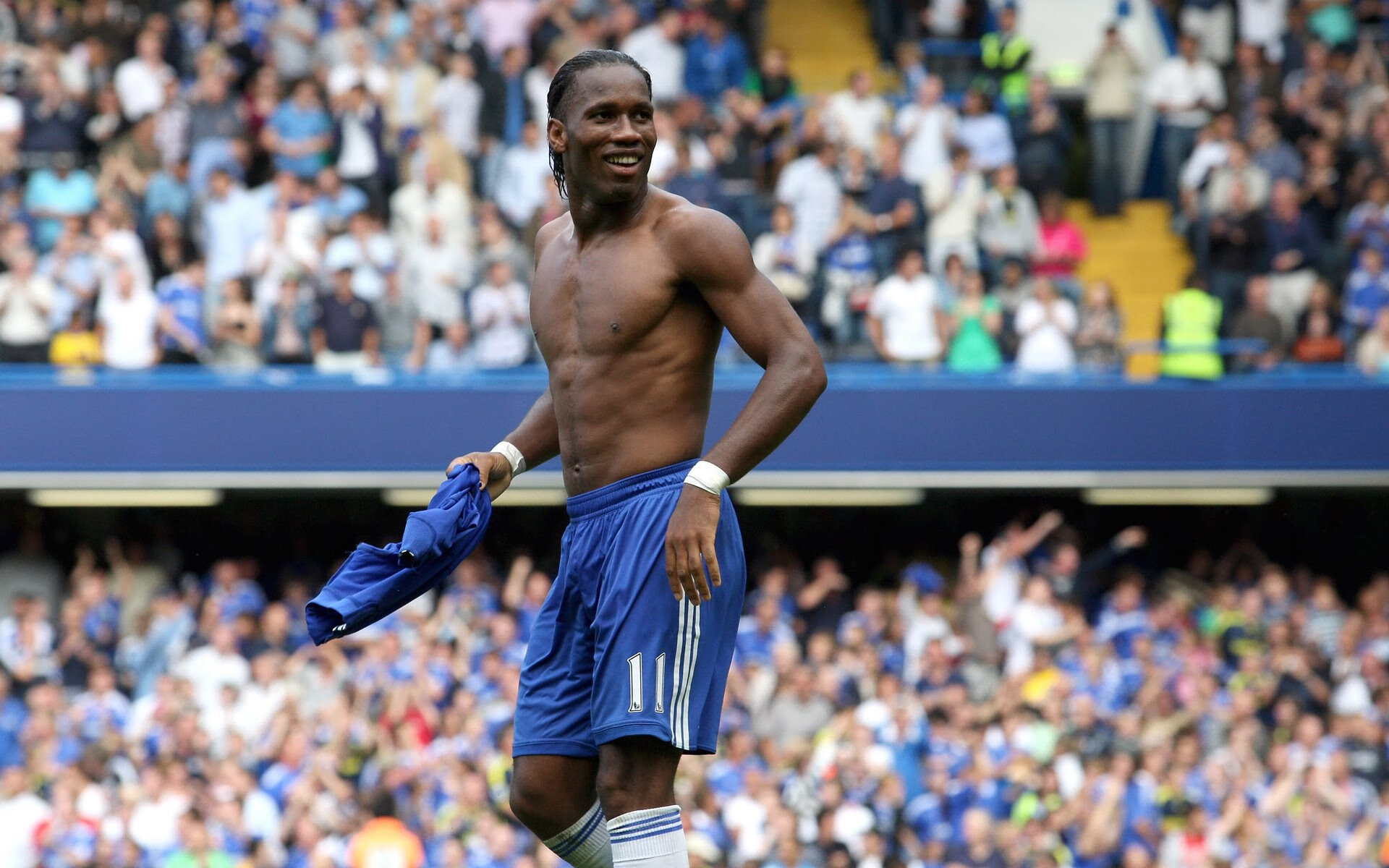 苏亚雷斯再显锋霸本色，助马竞力保西甲冠军