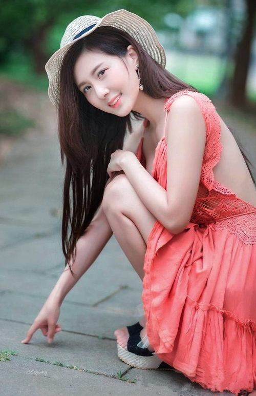 爱游戏官方网站-Emma Raducanu奇迹逆转夺冠，青少年新星崛起